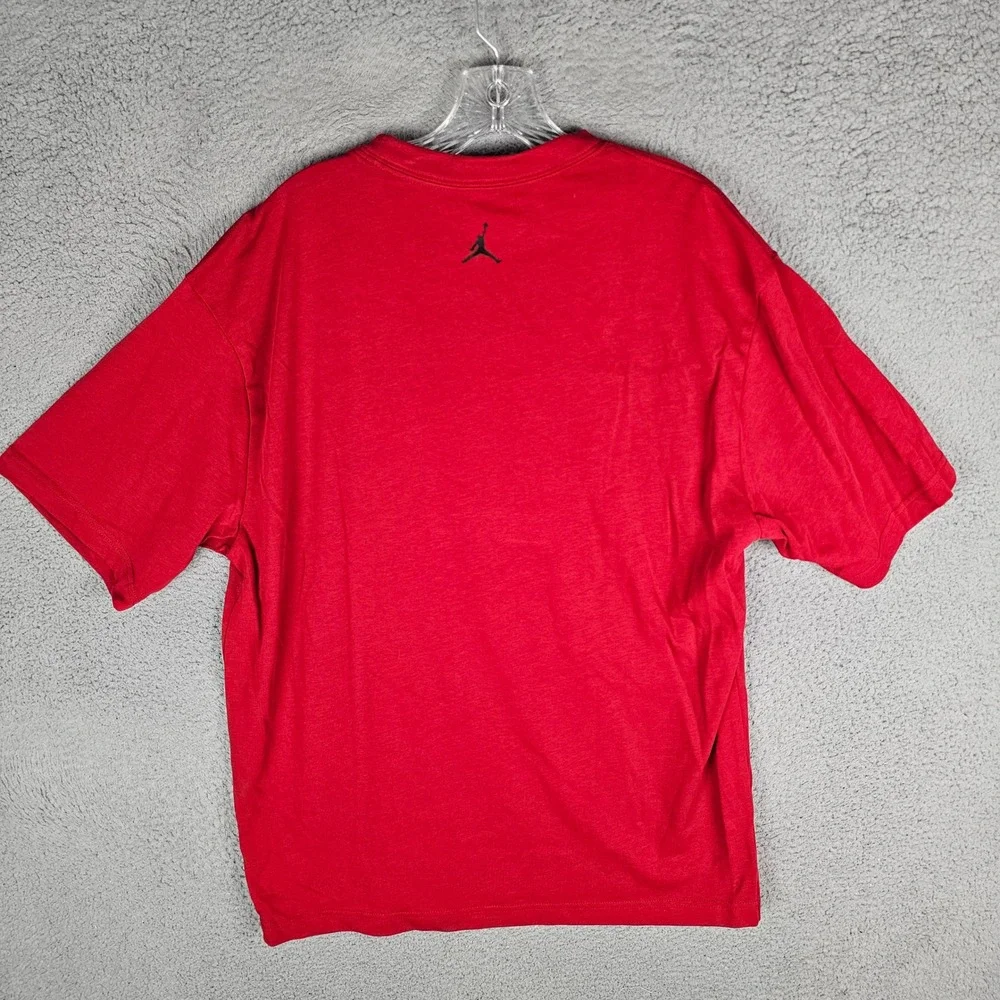 Jordan T-Shirt Mens L Red HJ2326-687 AJ1 Sneaker Patch Short Sleeve Crew Neck